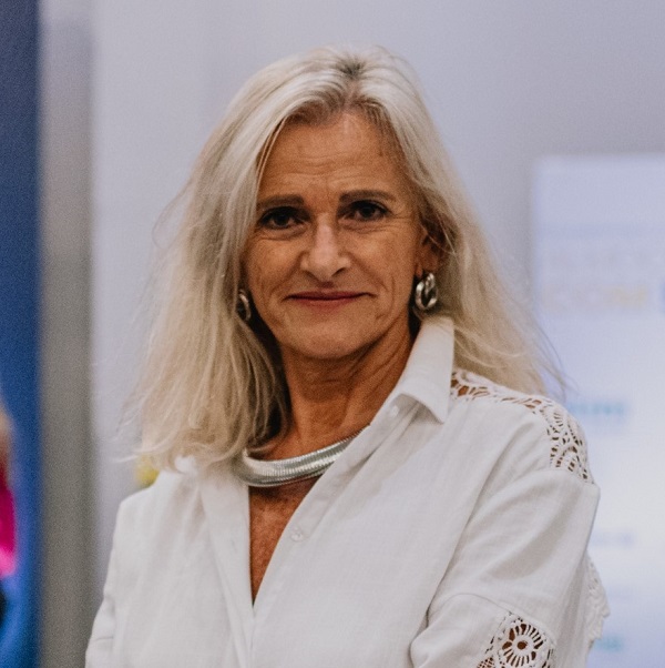 Elisabete Prado - Delphos